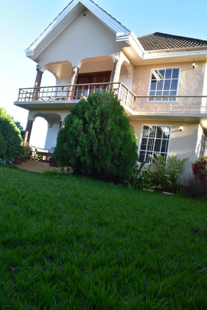 Kilimanjaro Accommodation Msaranga Экстерьер фото